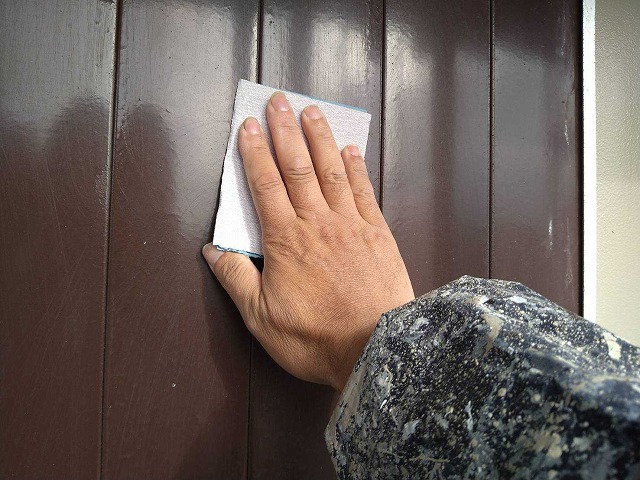 甲府市　外壁塗装工事　ケレン　格子　雨戸　破風カバー　鼻隠し　雨樋
